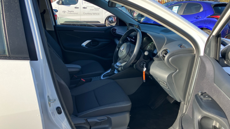 Toyota Yaris 1.5 Hybrid Icon 5dr CVT Hybrid Hatchback